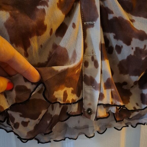 New!⭐️ Oh Chic Brown Cow Patterned Women's Top Sz Large - Picture 8 of 13